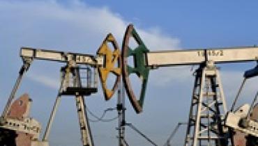 Россия рекордно сократила добычу нефти из-за атак дронов - СМИ