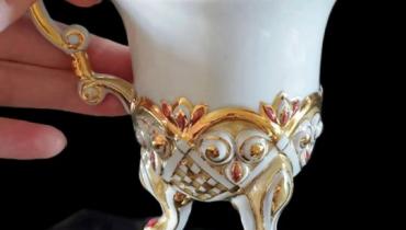 «Сервіз „Рубін“ неначе інкрустований дорогоцінним камінням», — колекціонерка Людмила Карпінська-Романюк