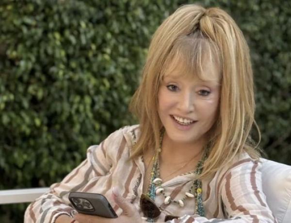 Алла Пугачова вперше з'явилася на публіці з паличкою (фото)