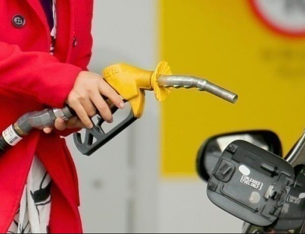 АМКУ дал сетям АЗС 10 дней на установление 