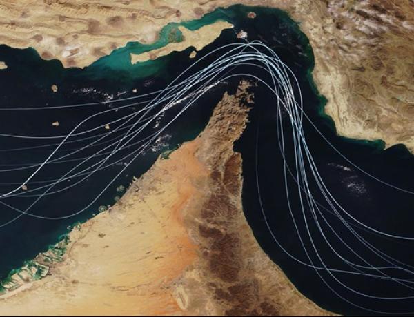 Три таанкера обошли Ормузский пролив с юга