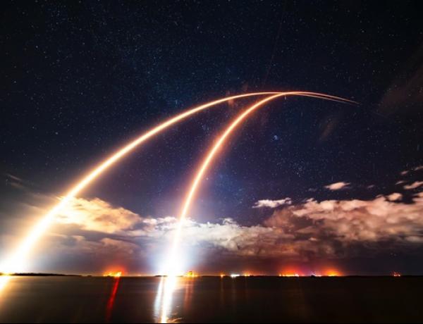 SpaceX запустила две ракеты со спутниками Starlink