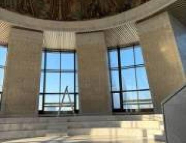 В результате российского обстрела поврежден зал славы Национального музея истории Украины во Второй мировой войне