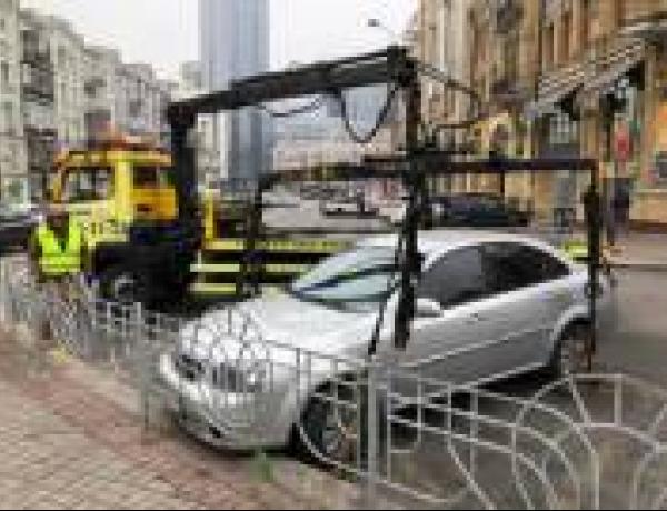 Частные перевозчики с 15 апреля планируют изменить стоимость транспортировки эвакуированных авто