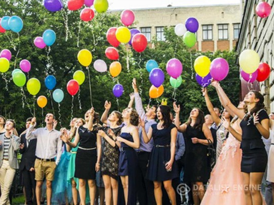 Пожалейте птичек: Супрун призвала украинцев не запускать в воздух шарики на свадьбах и выпускных