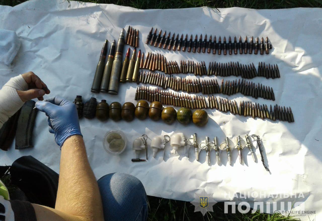 Правоохоронці Дніпропетровщини перекрили канал збуту зброї через соціальну мережу