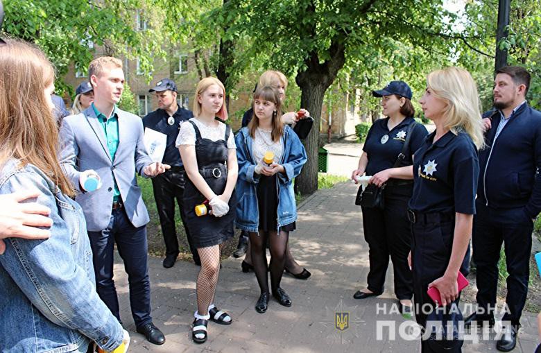 У Києві поліцейські взяли учать у профілактичному заході "Життя без наркотиків"