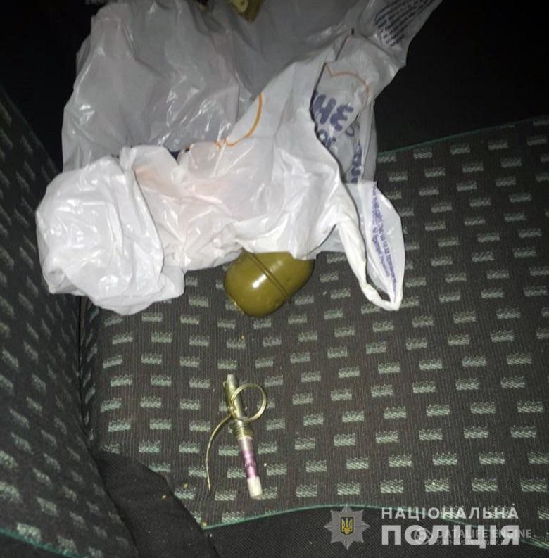 У Києві спецпризначенці вилучили у чоловіка гранату