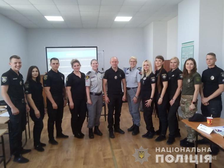 Канадська поліцейська місія розпочала курс навчання для поліцейських Луганщини