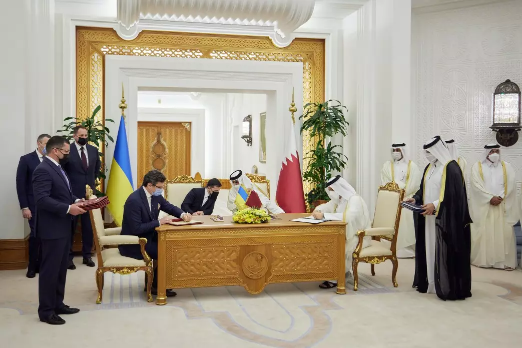 Визит Зеленского в Катар: страны подписали больше десяти соглашений (список)
