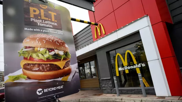 Чернокожий бизнесмен обвинил McDonald's в расизме и потребовал 10 млрд долларов