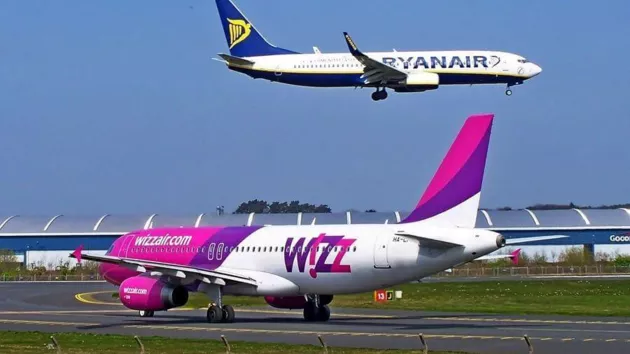 Амортизация, топливо и персонал. На что тратят деньги европейские авиакомпании Wizz Air и Ryanair