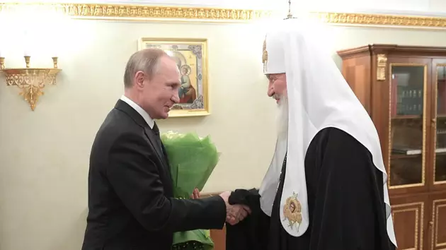 Патриарх Кирилл официально благословил умирать за Путина (видео)