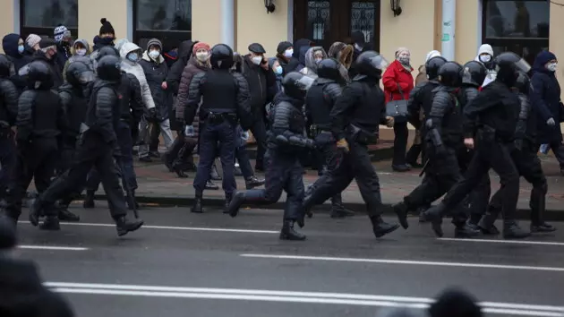 Новые репрессии в Беларуси: в самом популярном СМИ – погром, главред задержан